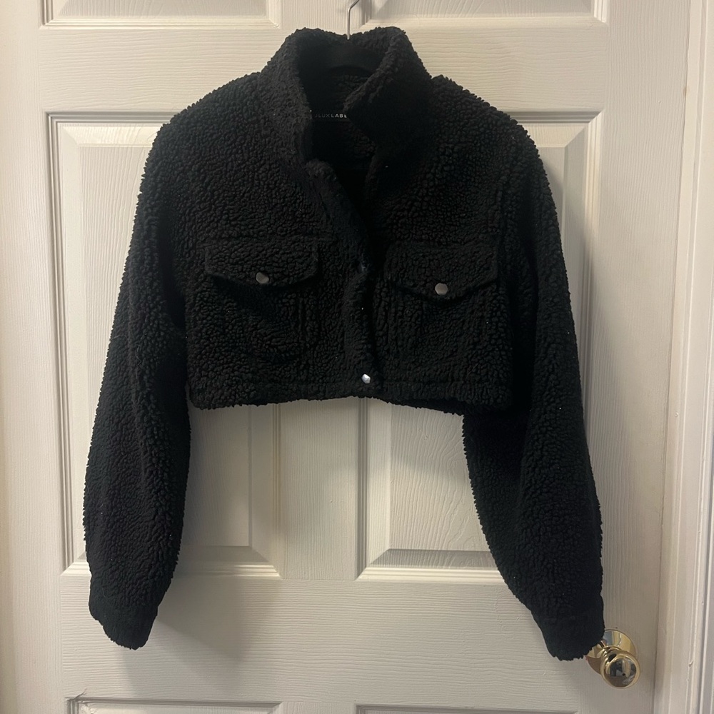 JLUXLABEL Women’s Black Cropped Teddy Jacket.‎ Snap Closure. Size Sm